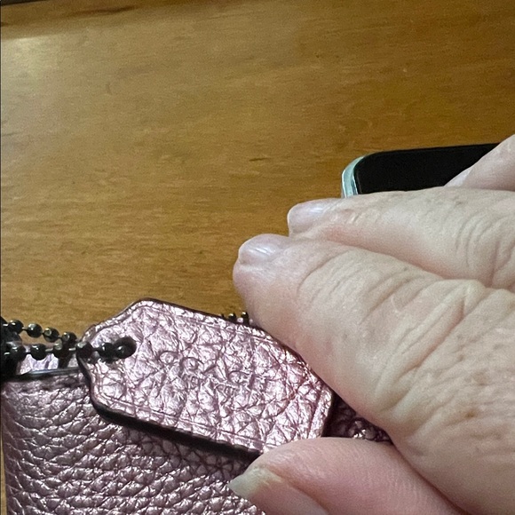 Coach Metallic Pink Wristlet NWOT - Picture 10 of 10